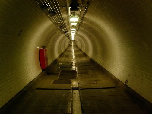 1200px-London,_Woolwich_foot_tunnel_08